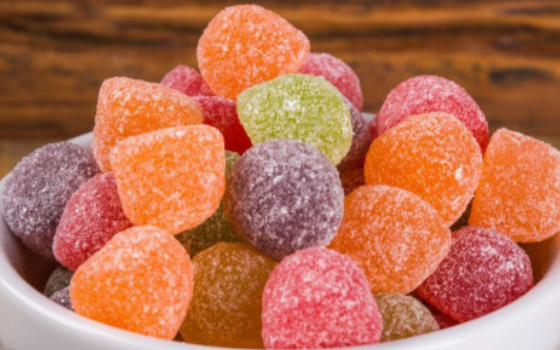 Menino de 9 anos é internado na UTI após comer balas dadas por estranho