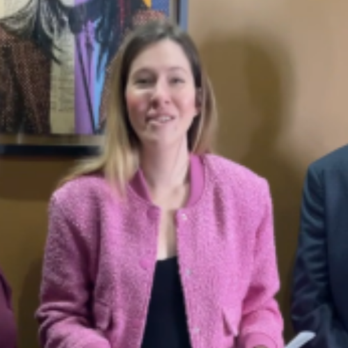 “O piso da Farmácia está cada vez mais perto”, anuncia deputada Cibele Moura, ao lado de conselheiros federais