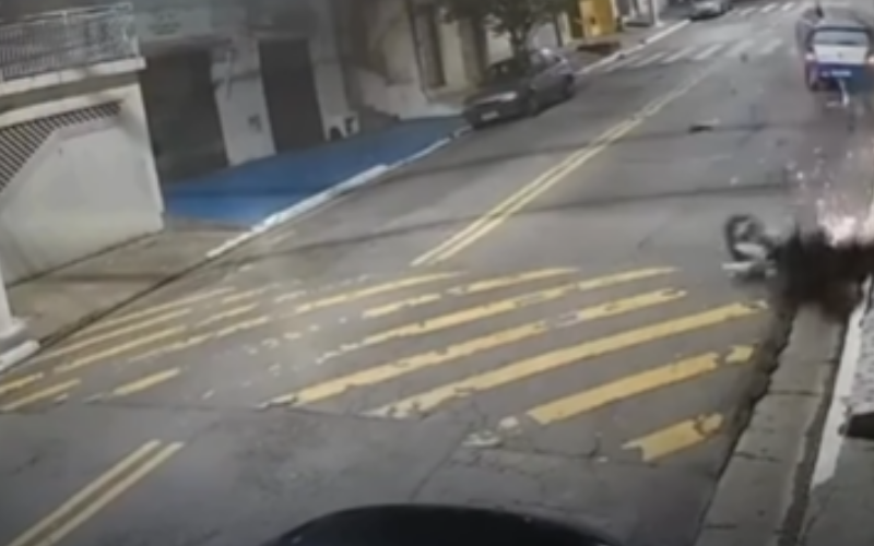 Mulher persegue, atropela e mata ex-companheiro por não aceitar término do relacionamento