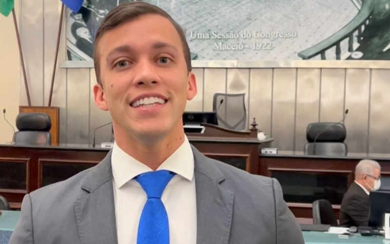 “A política deve olhar para quem mais precisa”, diz deputado Leonam Pinheiro