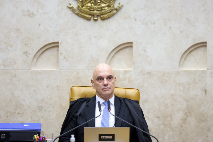 Alexandre de Moraes assume presidência interina do STF e recebe elogios de ministros
