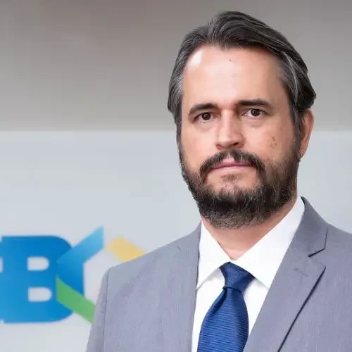 Ex-diretor da PF preso atuou em governos do PT e comandou investigação da facada em Bolsonaro