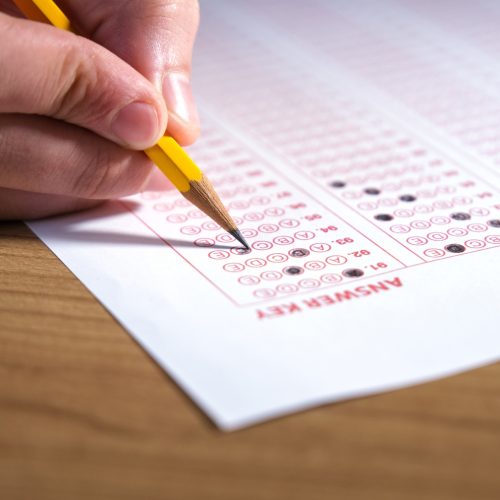 Esposa do delegado-geral de Alagoas é alvo da PF por fraude no CNU