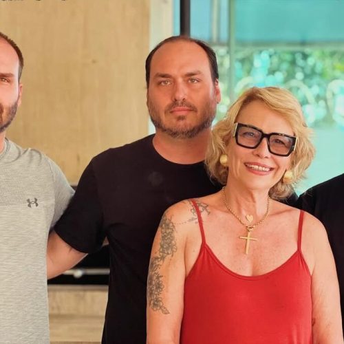 Rogéria Bolsonaro publica carta aberta aos filhos e demonstra apoio em meio à crise com Jair Bolsonaro