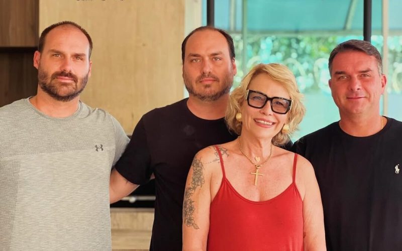 Rogéria Bolsonaro publica carta aberta aos filhos e demonstra apoio em meio à crise com Jair Bolsonaro
