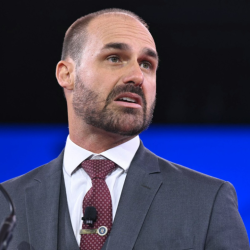 Eduardo Bolsonaro pressiona Câmara para exercer mandato dos EUA e cita “perseguição política”