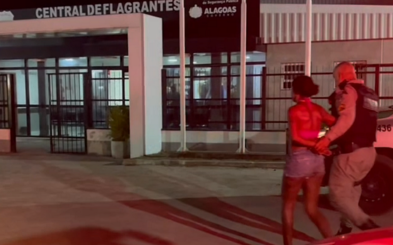 Mulher é presa em flagrante após furtar quarto de hotel na Pajuçara