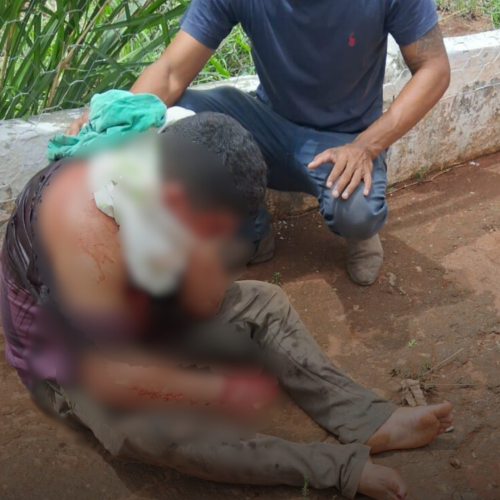 Taxista é esfaqueado durante corrida e suspeito é preso após bater carro em poste em Palmeira dos Índios