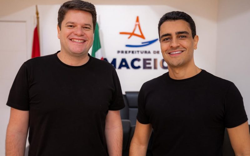 ‘O futuro já tem data’, diz Davi Davino após reunião com Prefeito JHC