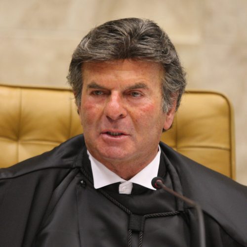 Faltando apenas o voto de Luiz Fux, STF já tem maioria para manter a decisão de restrições à Bolsonaro