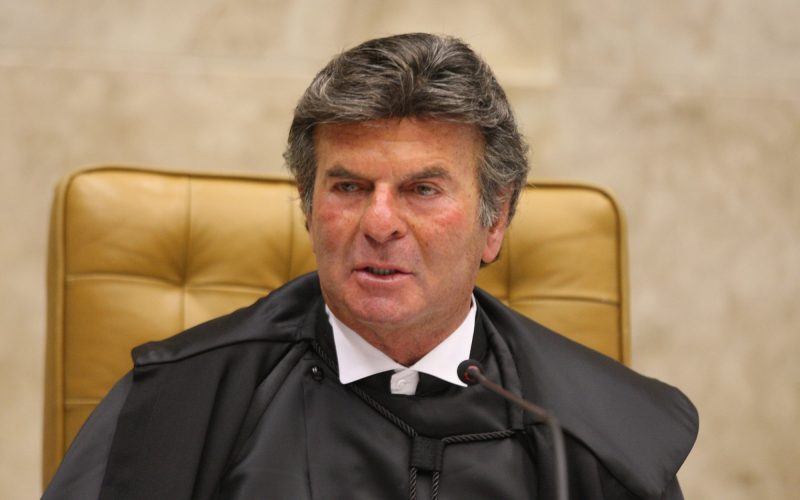 Faltando apenas o voto de Luiz Fux, STF já tem maioria para manter a decisão de restrições à Bolsonaro