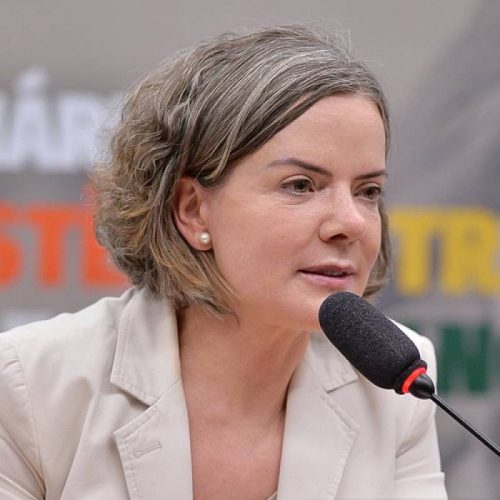 Gleisi cobra apoio a quem ficar no governo: ‘Inclusive os que indicam’