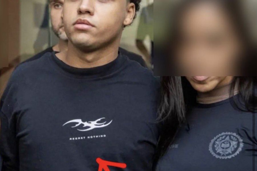 “Não se arrependa de nada”: preso por estupro coletivo usava camisa ligada ao movimento “red pill”
