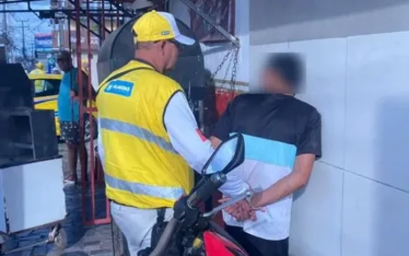 Homem é detido após tentar sair sem pagar conta em bar no Benedito Bentes