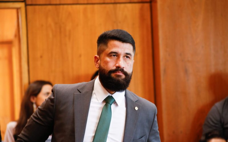 Deputado Fabio Costa conhece em missão oficial, modelo de segurança que derrotou o crime organizado