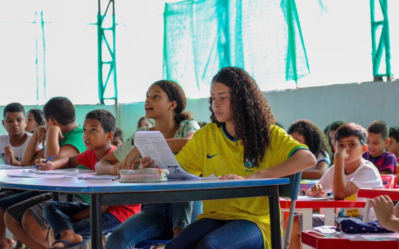 Hino Nacional e de Maceió toda semana nas escolas? entenda projeto de lei do vereador Thiago Prado