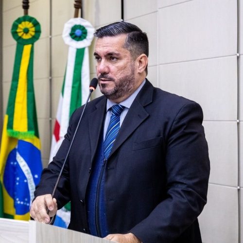 Leonardo Dias denuncia que ambulâncias entregues por Lula ainda estão paradas