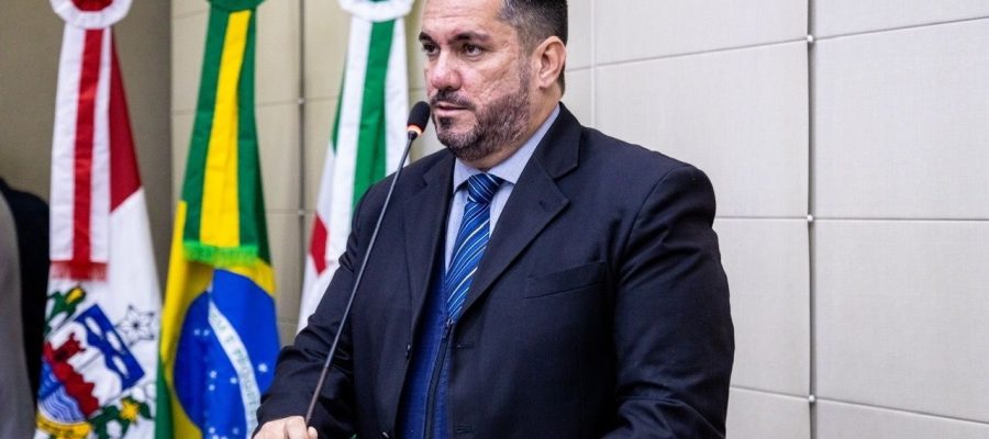 Leonardo Dias denuncia que ambulâncias entregues por Lula ainda estão paradas