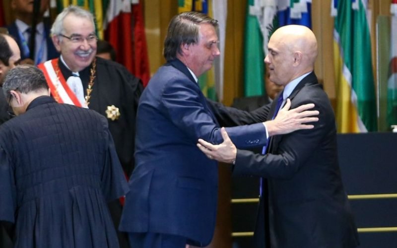 STF julga recurso de Bolsonaro para afastar Moraes do inquérito do golpe