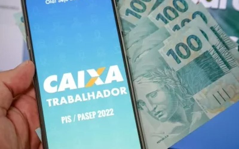 Trabalhadores têm até sexta-feira (27) para sacar abono do PIS