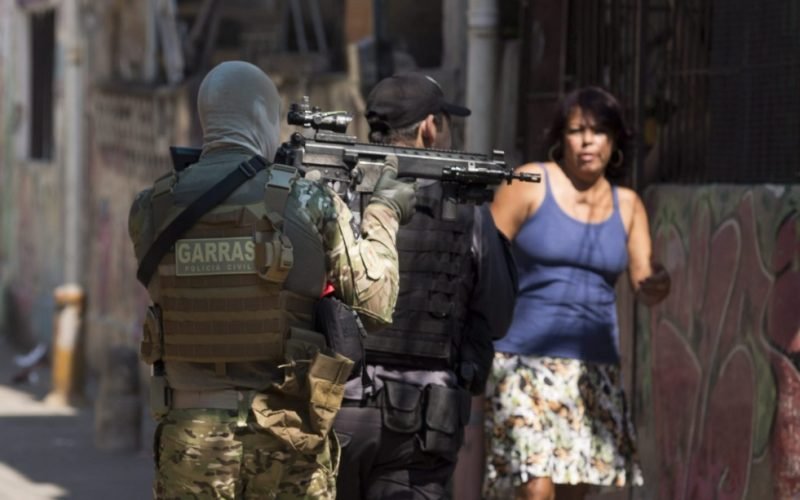 Datafolha: 51% dos brasileiros dizem ter medo da polícia