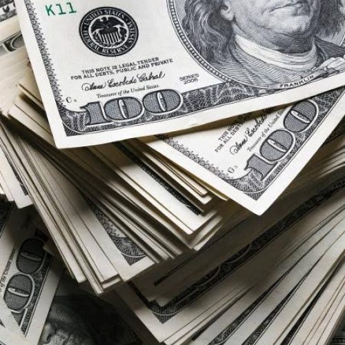 Dólar sobe para R$ 6,12 mesmo com aprovação do pacote fiscal