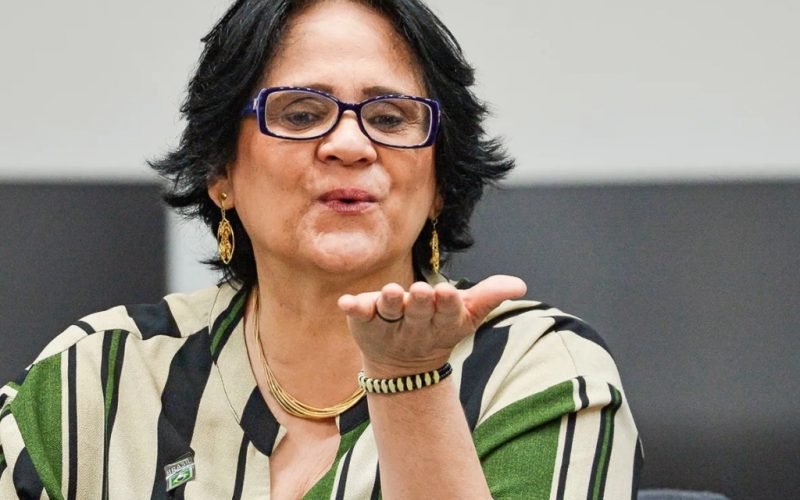 Justiça suspende protocolo pró-aborto após ação de Damares Alves