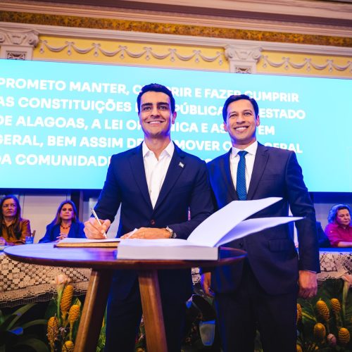 JHC toma posse e anuncia segundo mandato mais intenso com foco no desenvolvimento