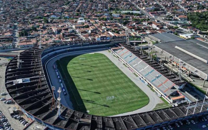 Rei Pelé é esquecido por Governo de Alagoas e clubes são prejudicados no início da temporada