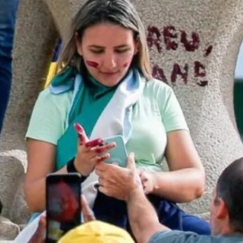 Mulher que pichou estátua no 8 de janeiro pede desculpas em carta a Alexandre de Moraes