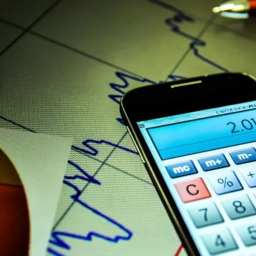 Inflação de 2024 fecha em 4,83% e estoura teto de meta, aponta IBGE