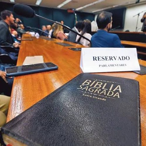 Racha na bancada evangélica pode levar a votação inédita para escolha de novo líder