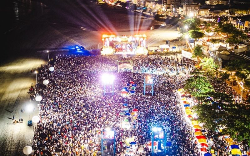 Público supera expectativa e lota o Verão Massayó no terceiro dia de shows
