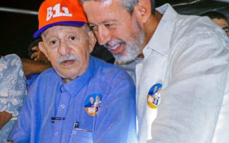 “Meu pai, meu herói, minha referência”, Arthur Lira se despede de Biu