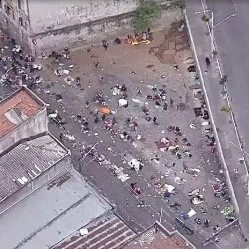 ‘Campo de concentração’: muro de 40 metros é erguido para conter cracolândia