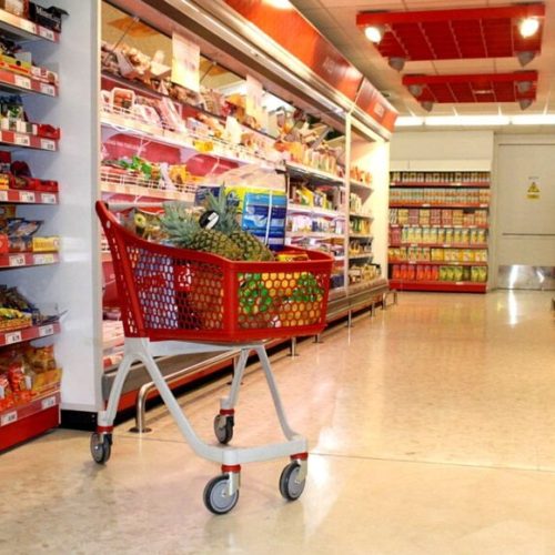 Supermercados defende mudar prazo de validade de alimentos para baixar preço; governo nega proposta