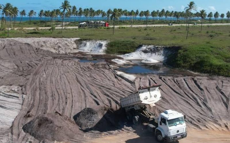 Mineradora recebe licenças para extração de areia na Praia do Francês