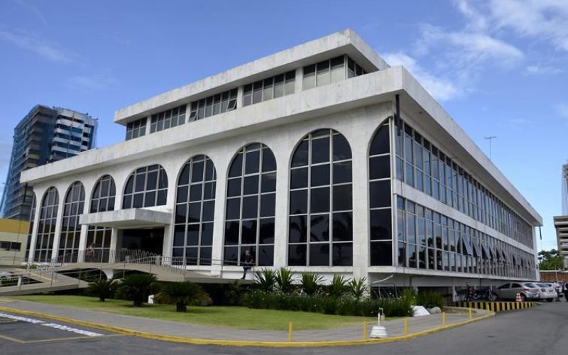 Disputa por vaga no TCE-AL começa com três candidaturas; saiba quem se candidatou