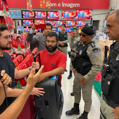 Movimento de Luta nos Bairros, Vilas e Favelas realiza ato em supermercado de Maceió