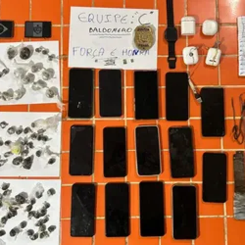 Operação no presídio Baldomero Cavalcanti termina com apreensão de drogas e celulares