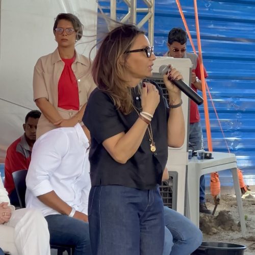 “Não tenho cargo, mas tenho boca para falar”, diz Janja em evento em Maceió