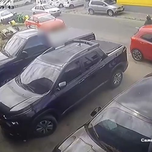 Homem é assassinado ao chegar ao trabalho; veja vídeo