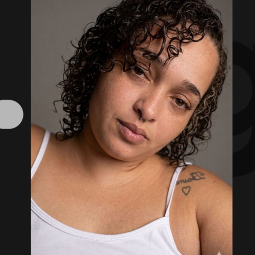 Mulher morre após agressão e queda; suspeito é procurado