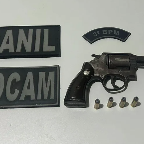 Mulher é presa com revólver após tentar fugir de abordagem em Arapiraca