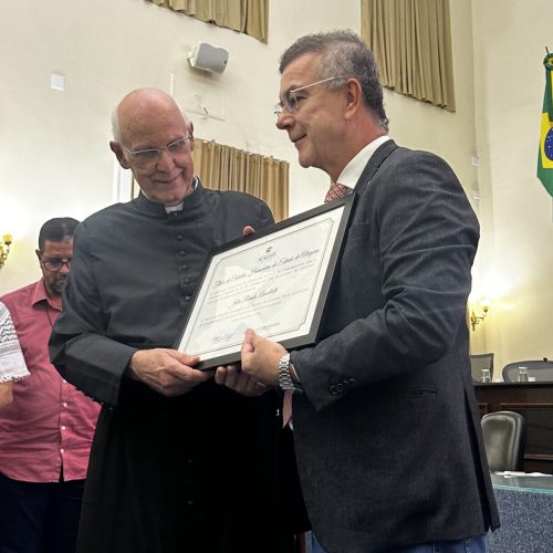 “É um exemplo para todos nós”, diz Ronaldo Medeiros sobre padre Júlio Lancellotti