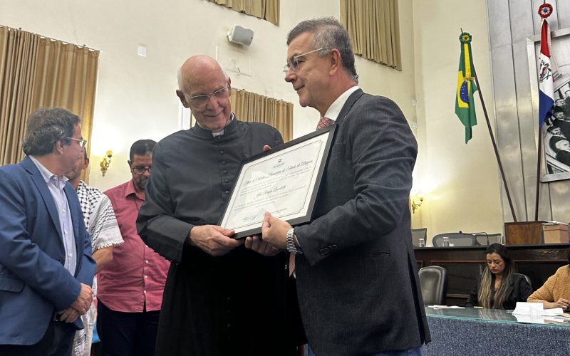 “É um exemplo para todos nós”, diz Ronaldo Medeiros sobre padre Júlio Lancellotti