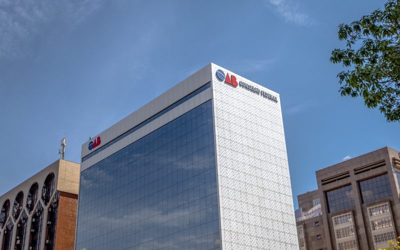 Advogado é expulso da OAB após suspeita de golpe de quase R$ 1 milhão contra idosa com ajuda de vidente no DF