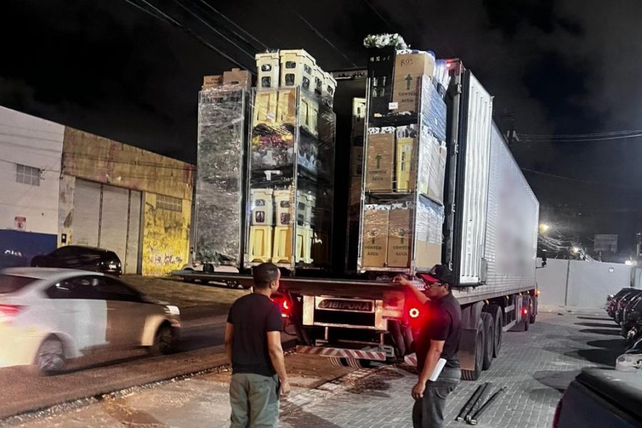 Carga de flores avaliada em mais de R$ 100 mil é flagrada sem nota fiscal em Maceió