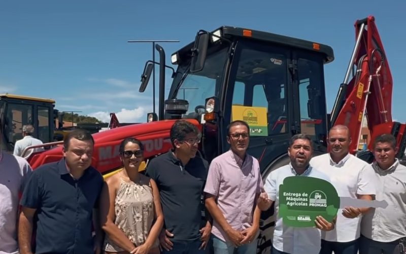 Viçosa recebe retroescavadeira e inicia recuperação de estrada que liga município à BR-316