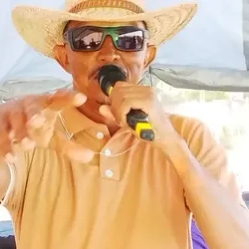 Cantor alagoano é encontrado morto em Sergipe com golpes de facão